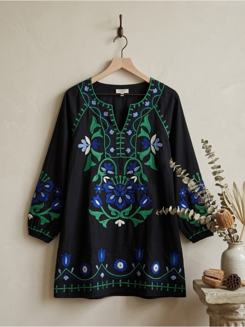 Anthropologie Roller Rabbit Lavandou Grace Embroidered Mini Dress XS NWT